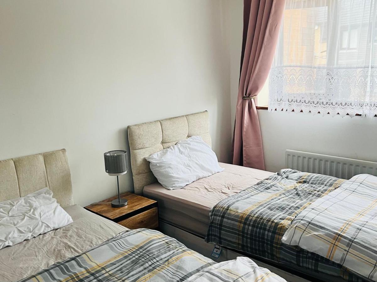 Clove, 3-4 Bed House With Garden, Free Parking, Sleeps 9 In Grays & Chafford Hundred Stifford 외부 사진