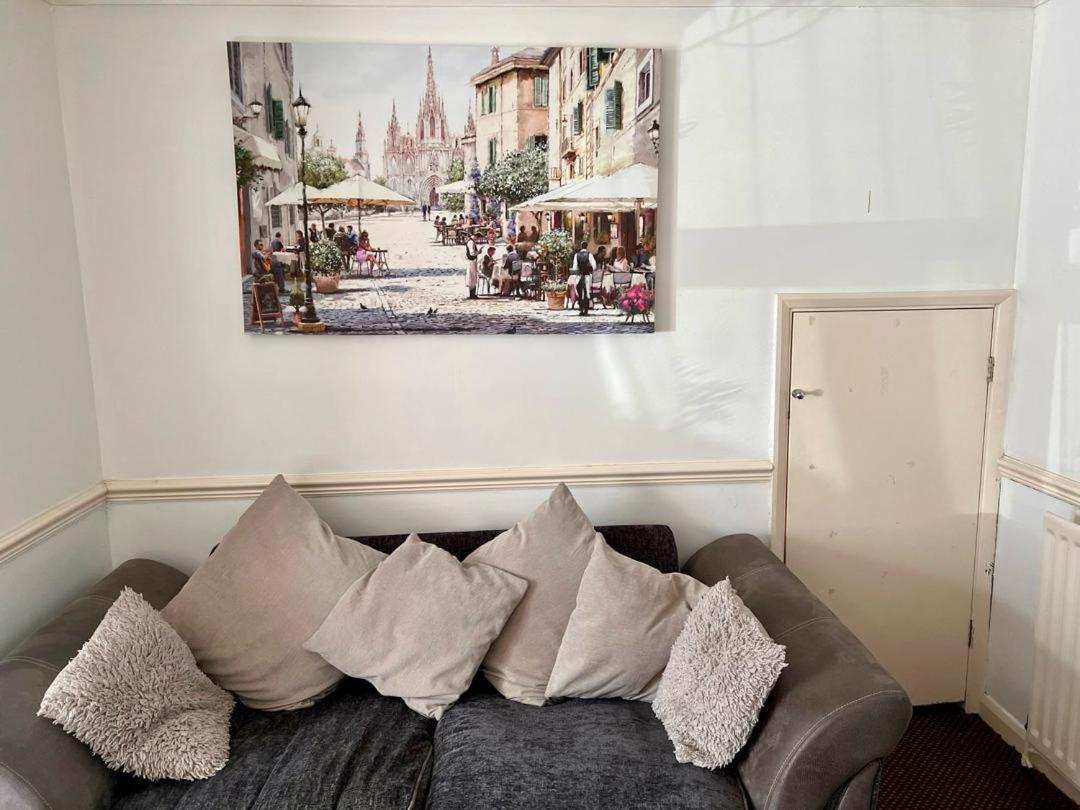 Clove, 3-4 Bed House With Garden, Free Parking, Sleeps 9 In Grays & Chafford Hundred Stifford 외부 사진