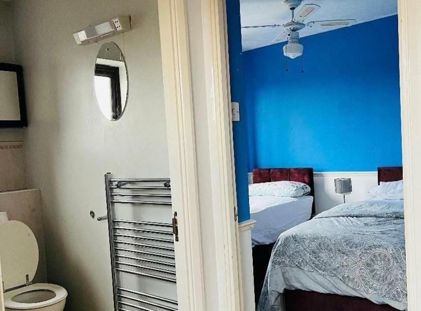 Clove, 3-4 Bed House With Garden, Free Parking, Sleeps 9 In Grays & Chafford Hundred Stifford 외부 사진